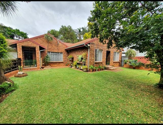 3 BEDROOM HOUSE FOR SALE IN THE ORCHARDS